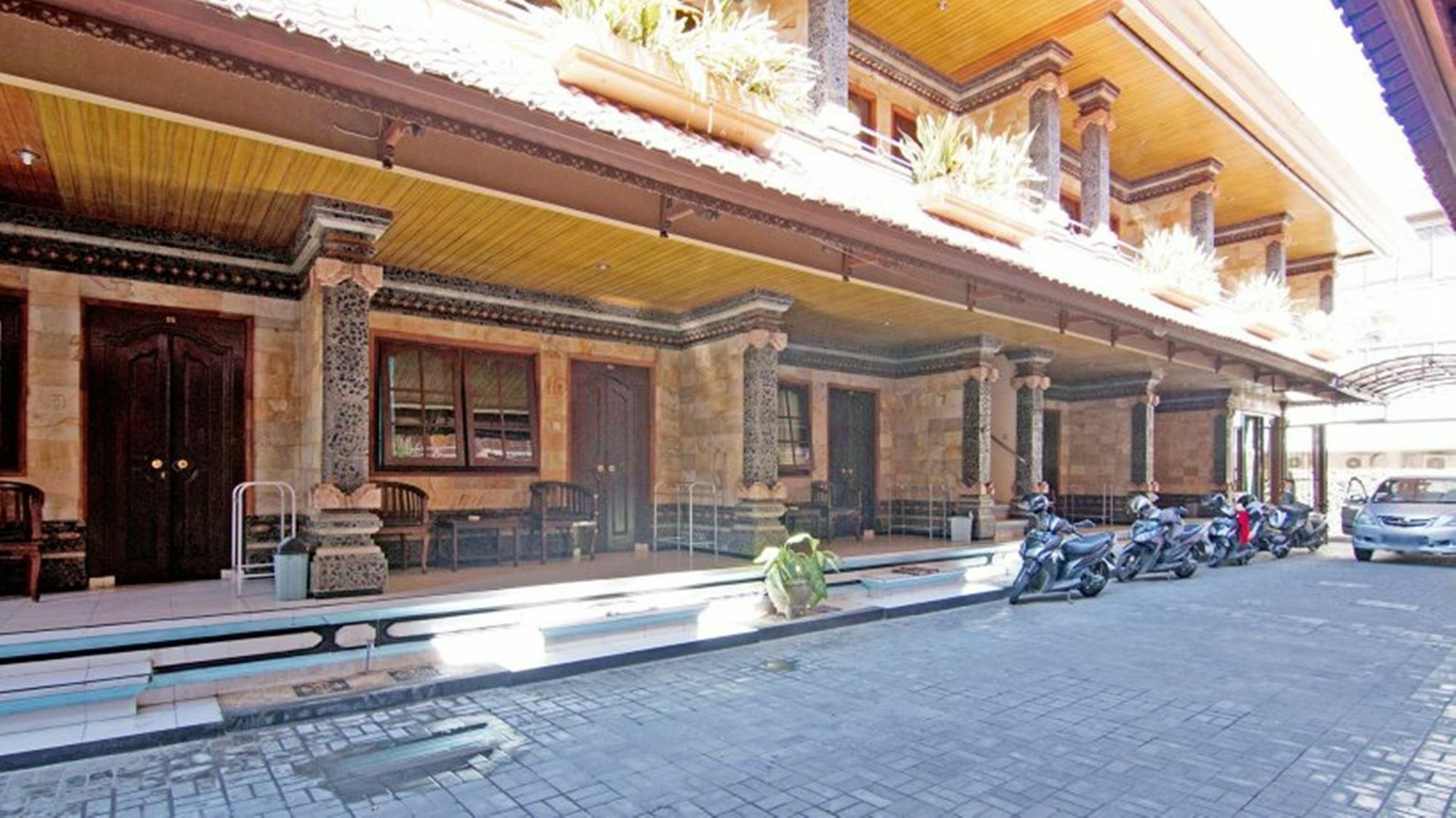 Segara Sadhu Inn Kuta By Ecommerceloka Buitenkant foto